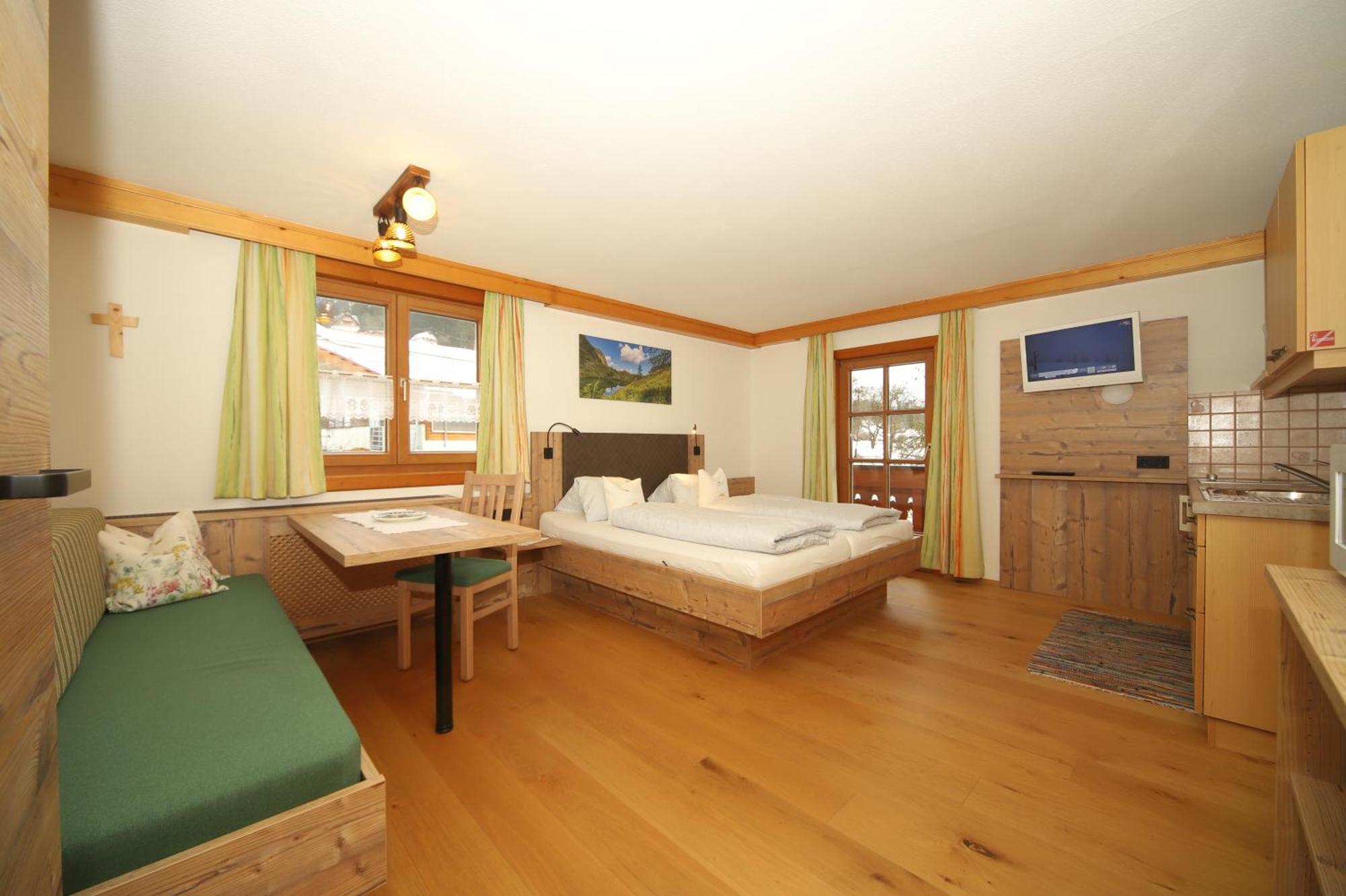 Linarhof Apartment Urlaub Am Bio Bauernhof Haus im Ennstal Eksteriør bilde