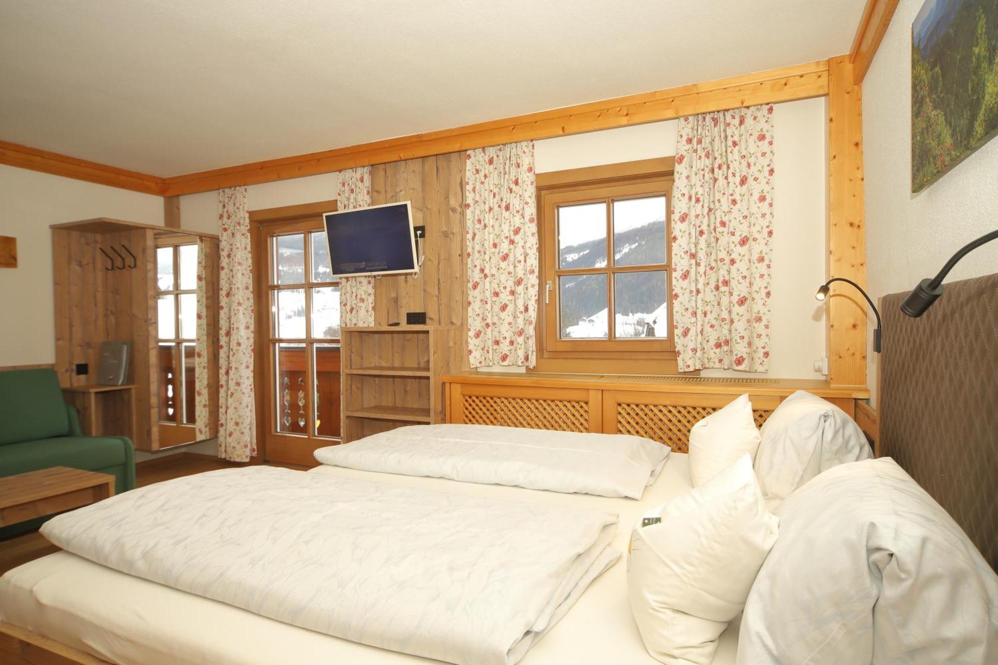Linarhof Apartment Urlaub Am Bio Bauernhof Haus im Ennstal Eksteriør bilde